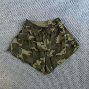 Lululemon Athletica Womens Camo shorts size 8